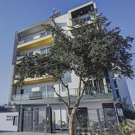 Super Townhouse Tipsyy Near Bestech Central Square Mall Gurgaon Eksteriør billede