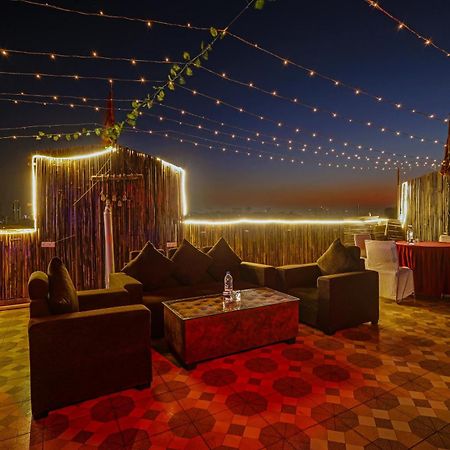 Super Townhouse Tipsyy Near Bestech Central Square Mall Gurgaon Eksteriør billede