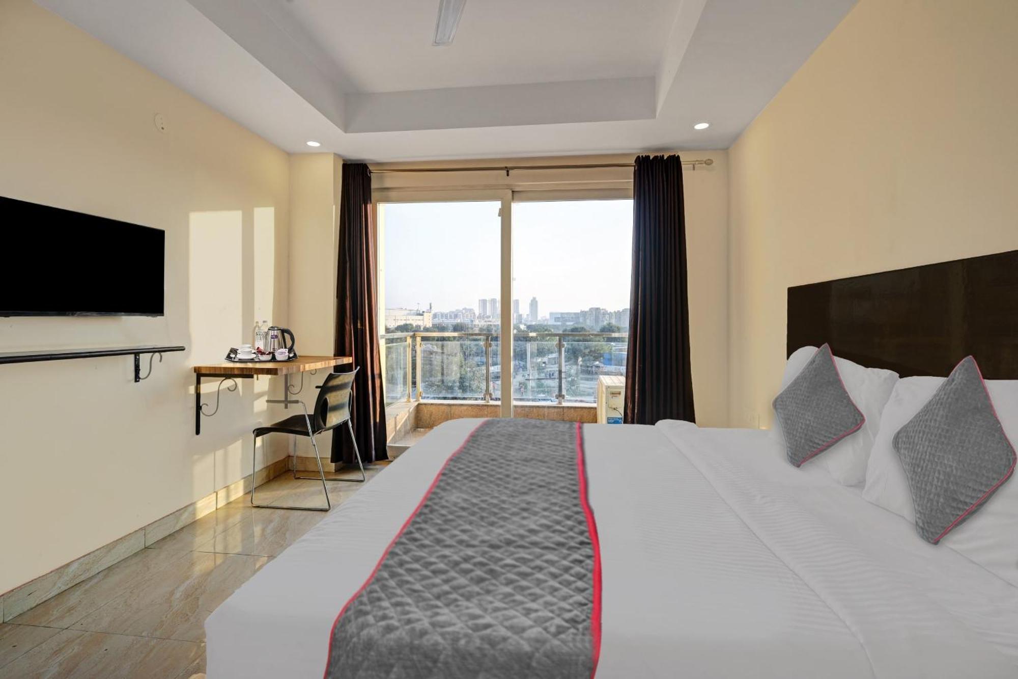Super Townhouse Tipsyy Near Bestech Central Square Mall Gurgaon Eksteriør billede