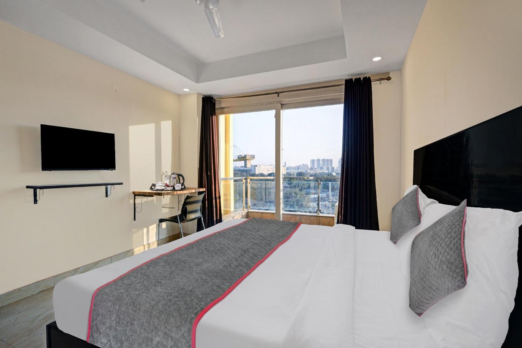 Super Townhouse Tipsyy Near Bestech Central Square Mall Gurgaon Eksteriør billede