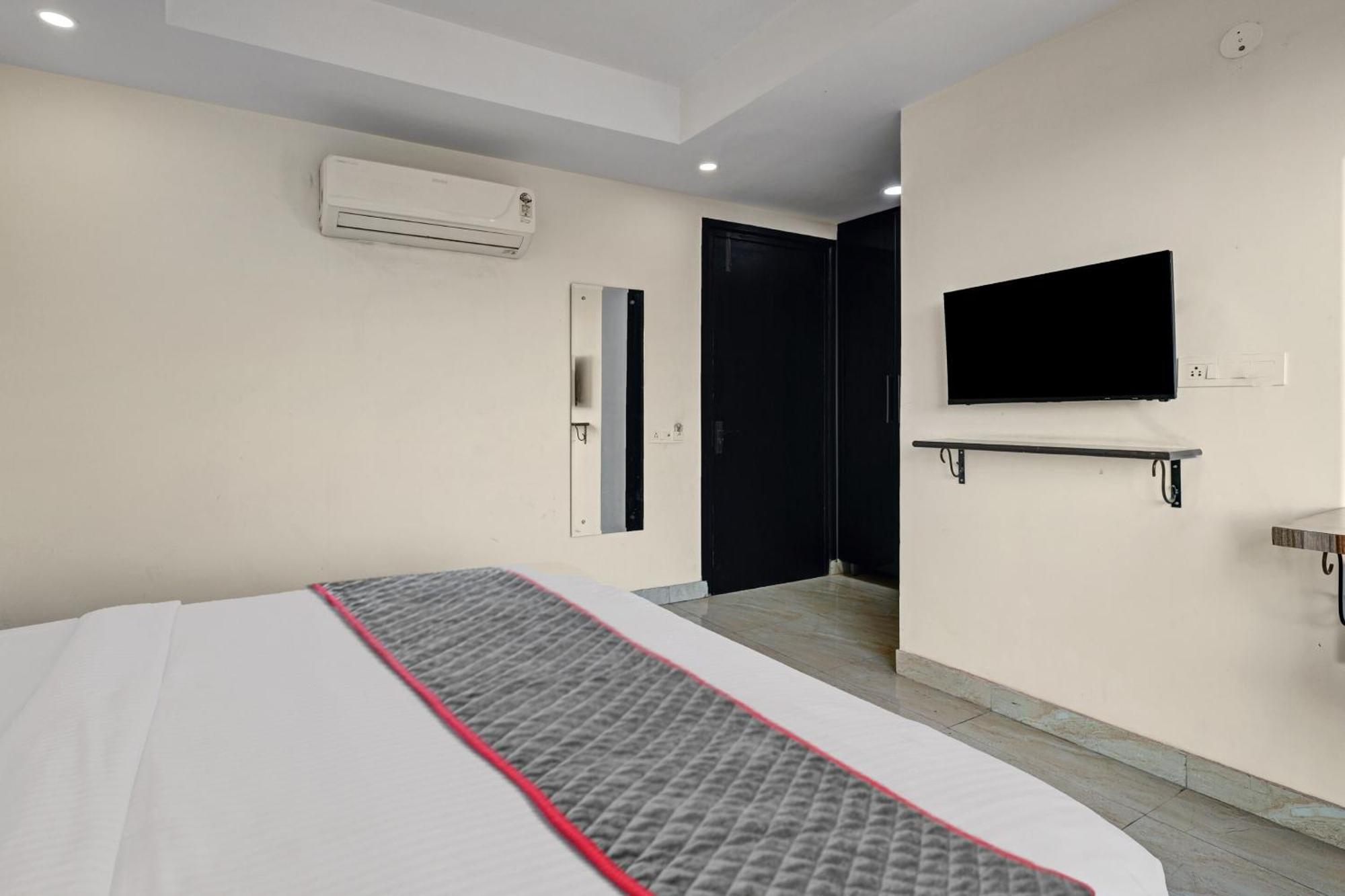 Super Townhouse Tipsyy Near Bestech Central Square Mall Gurgaon Eksteriør billede