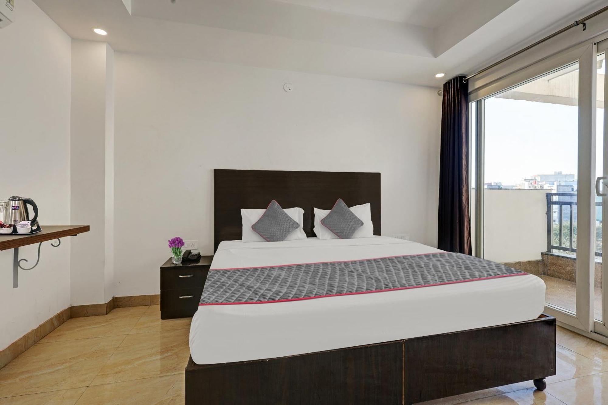Super Townhouse Tipsyy Near Bestech Central Square Mall Gurgaon Eksteriør billede