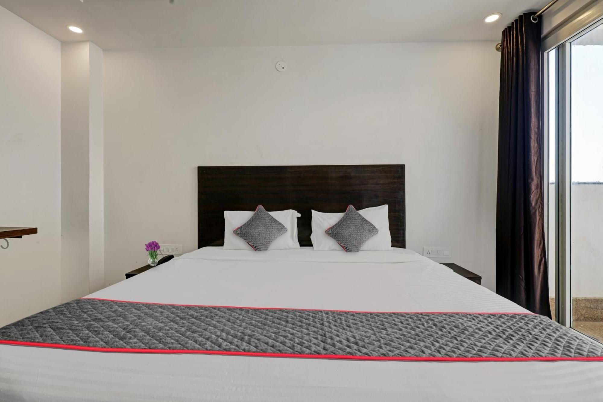 Super Townhouse Tipsyy Near Bestech Central Square Mall Gurgaon Eksteriør billede
