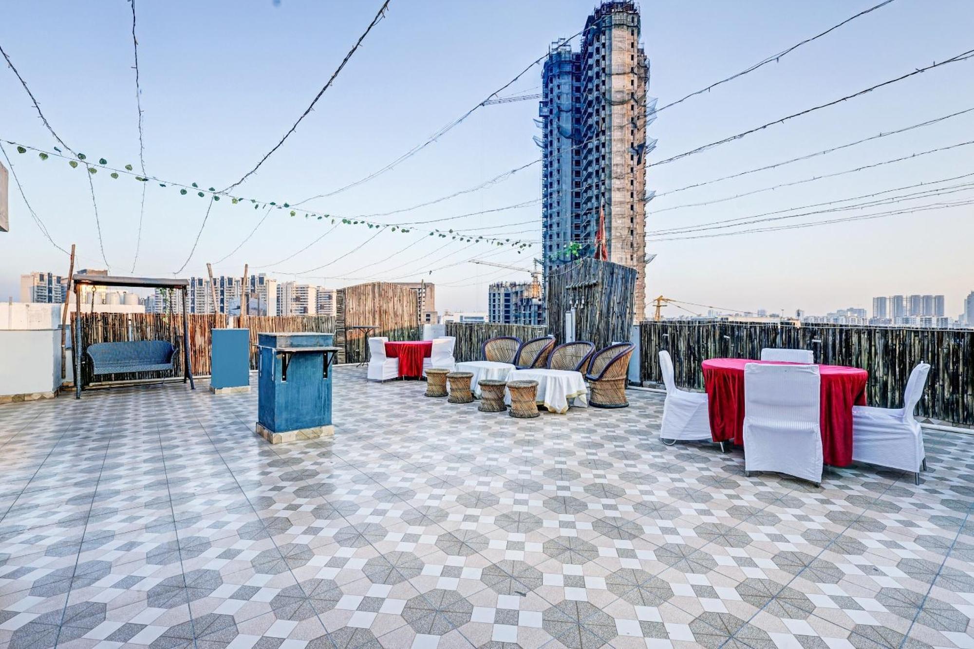 Super Townhouse Tipsyy Near Bestech Central Square Mall Gurgaon Eksteriør billede